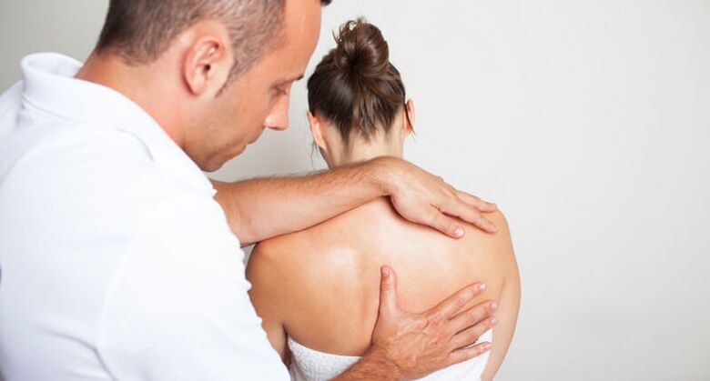 Examination and back massage by an expert